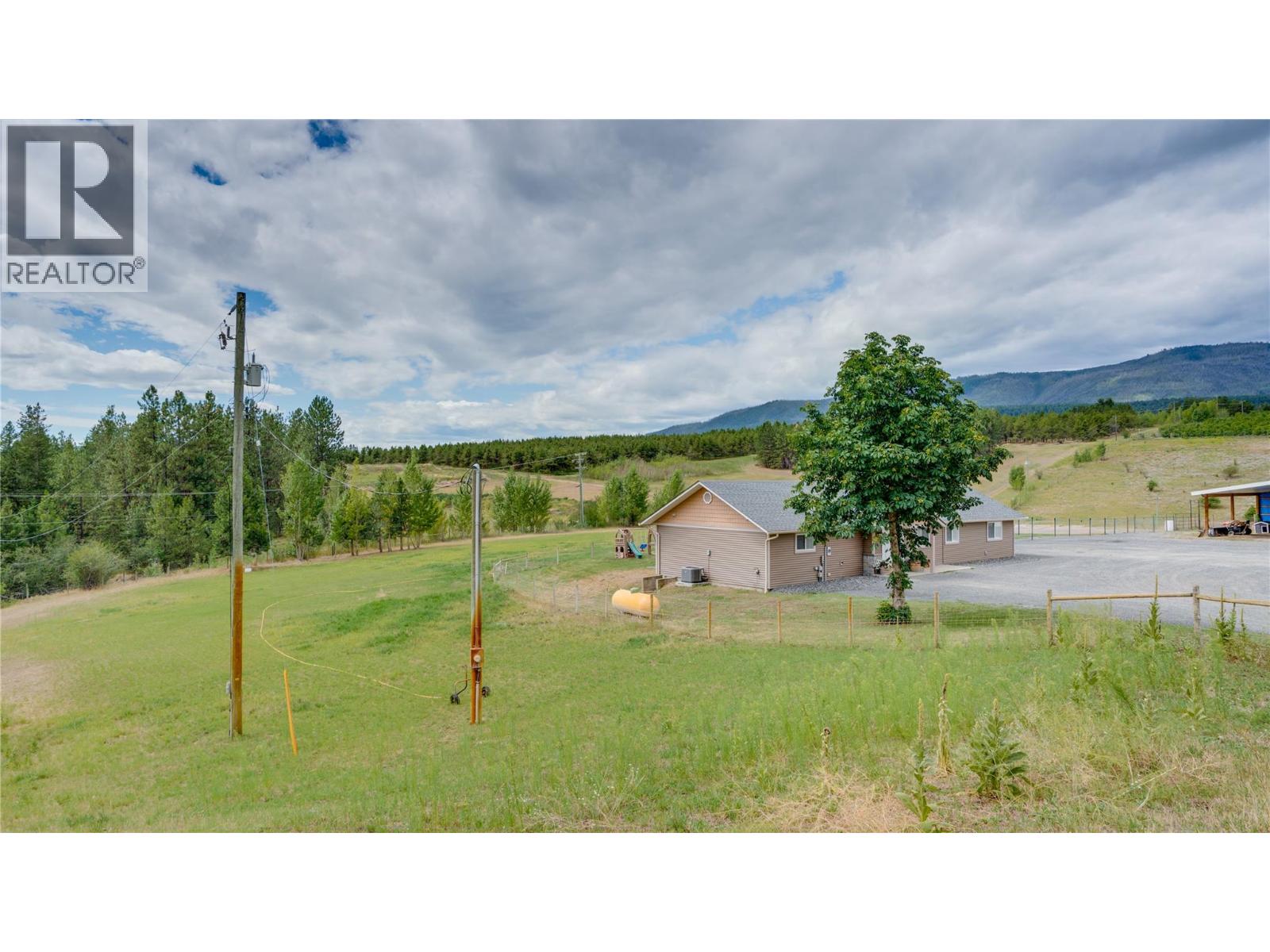  893 Evans Road, Spallumcheen