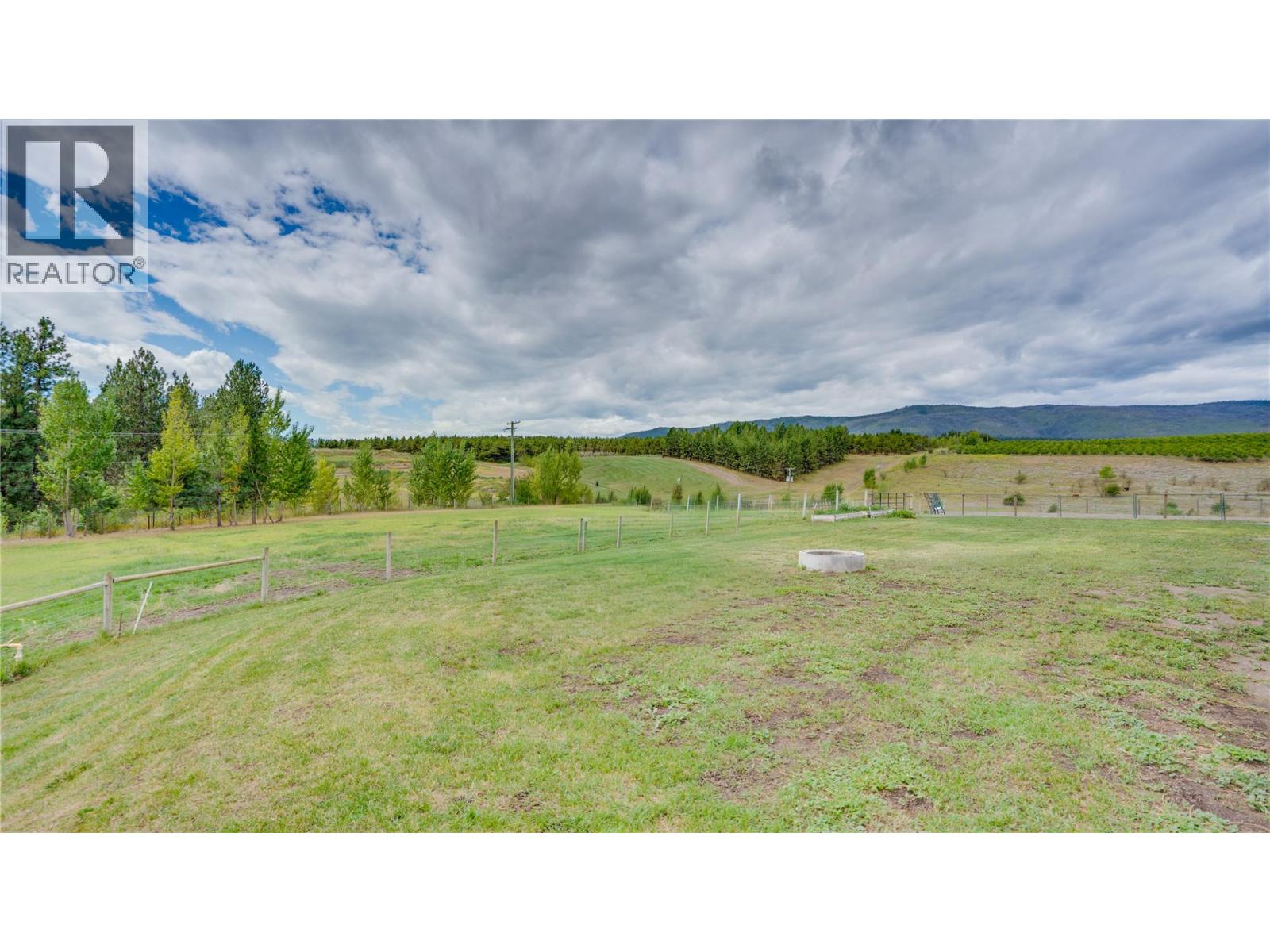  893 Evans Road, Spallumcheen