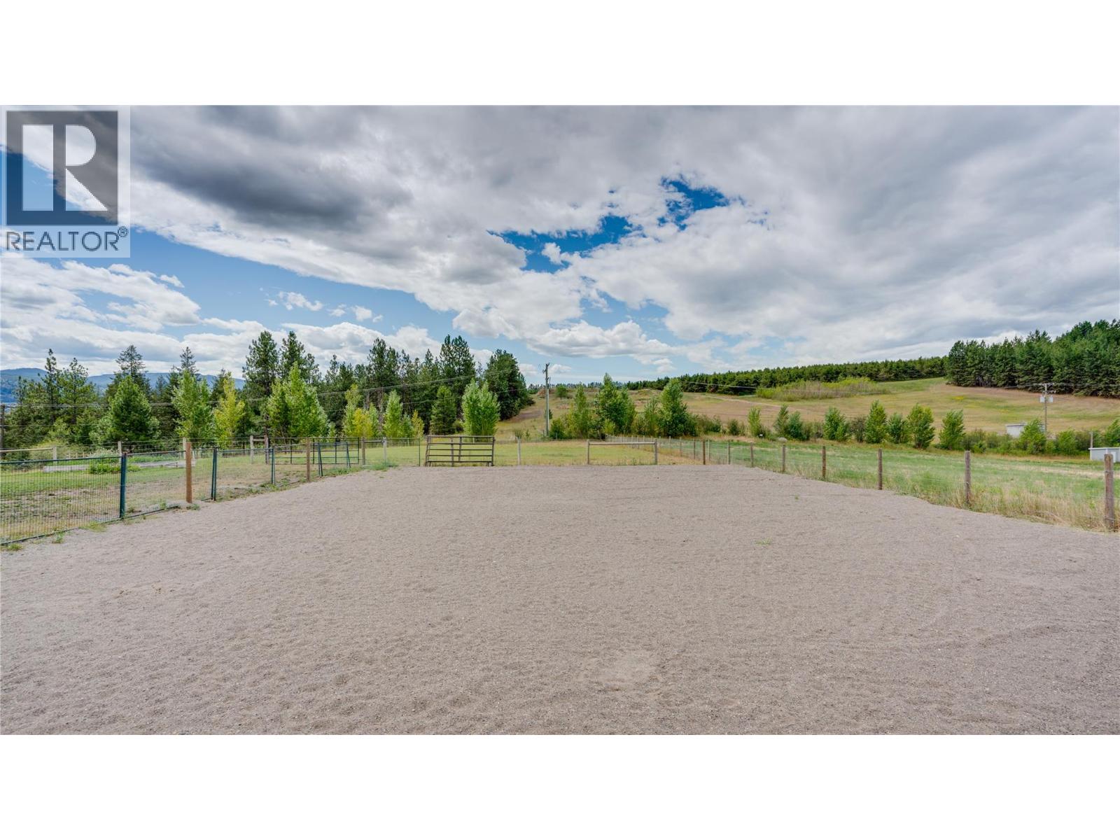  893 Evans Road, Spallumcheen