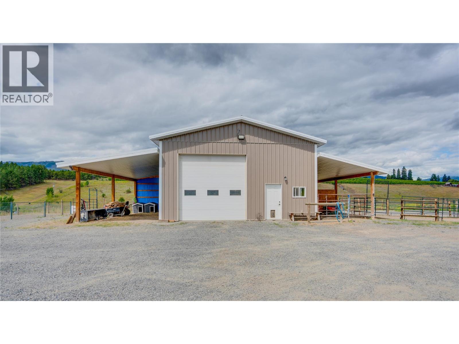  893 Evans Road, Spallumcheen