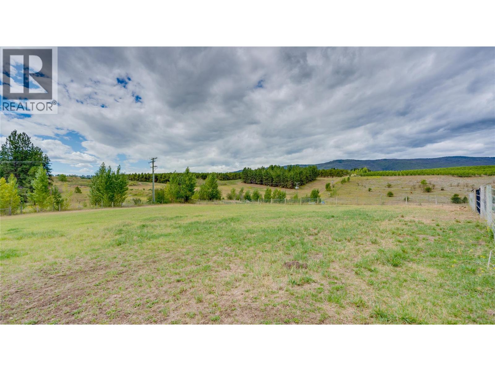  893 Evans Road, Spallumcheen