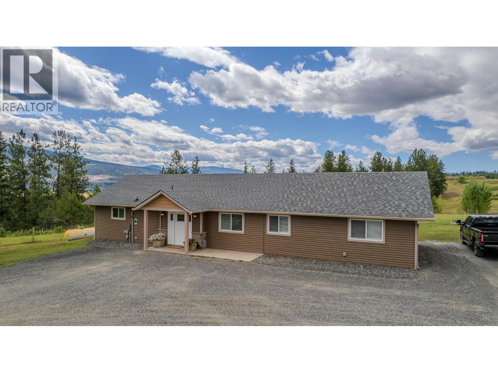  893 Evans Road, Spallumcheen