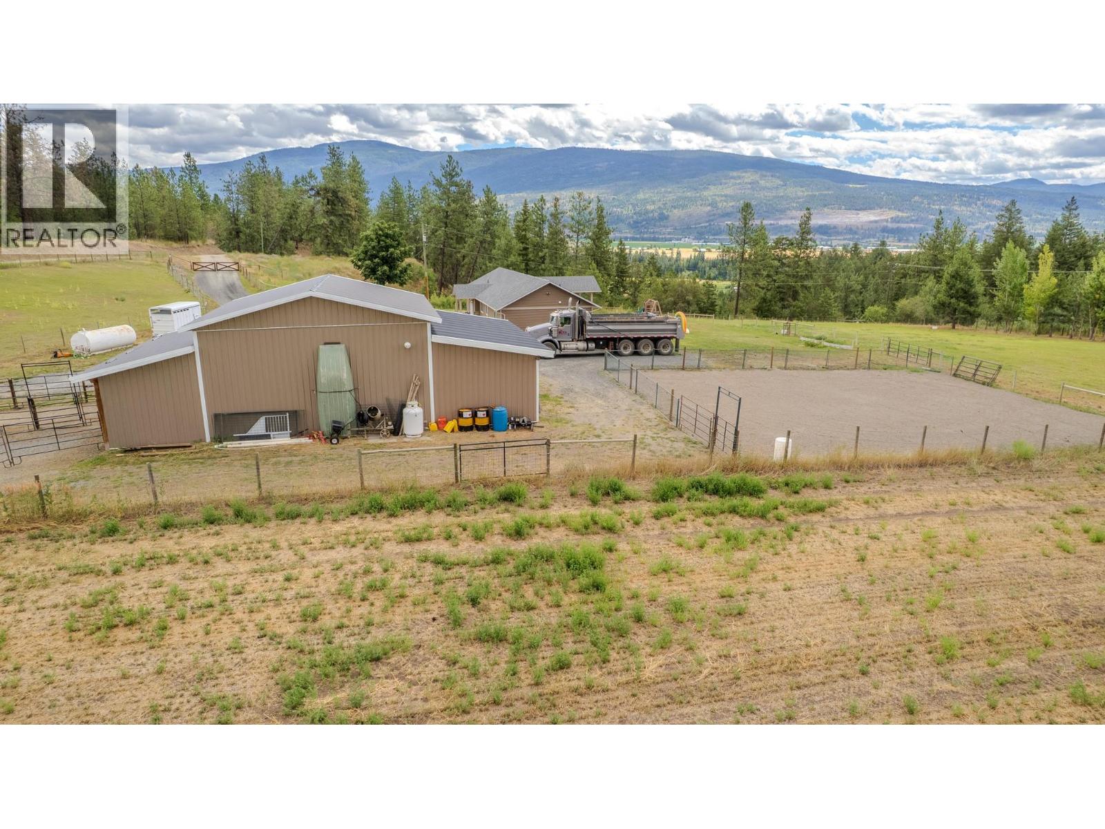  893 Evans Road, Spallumcheen