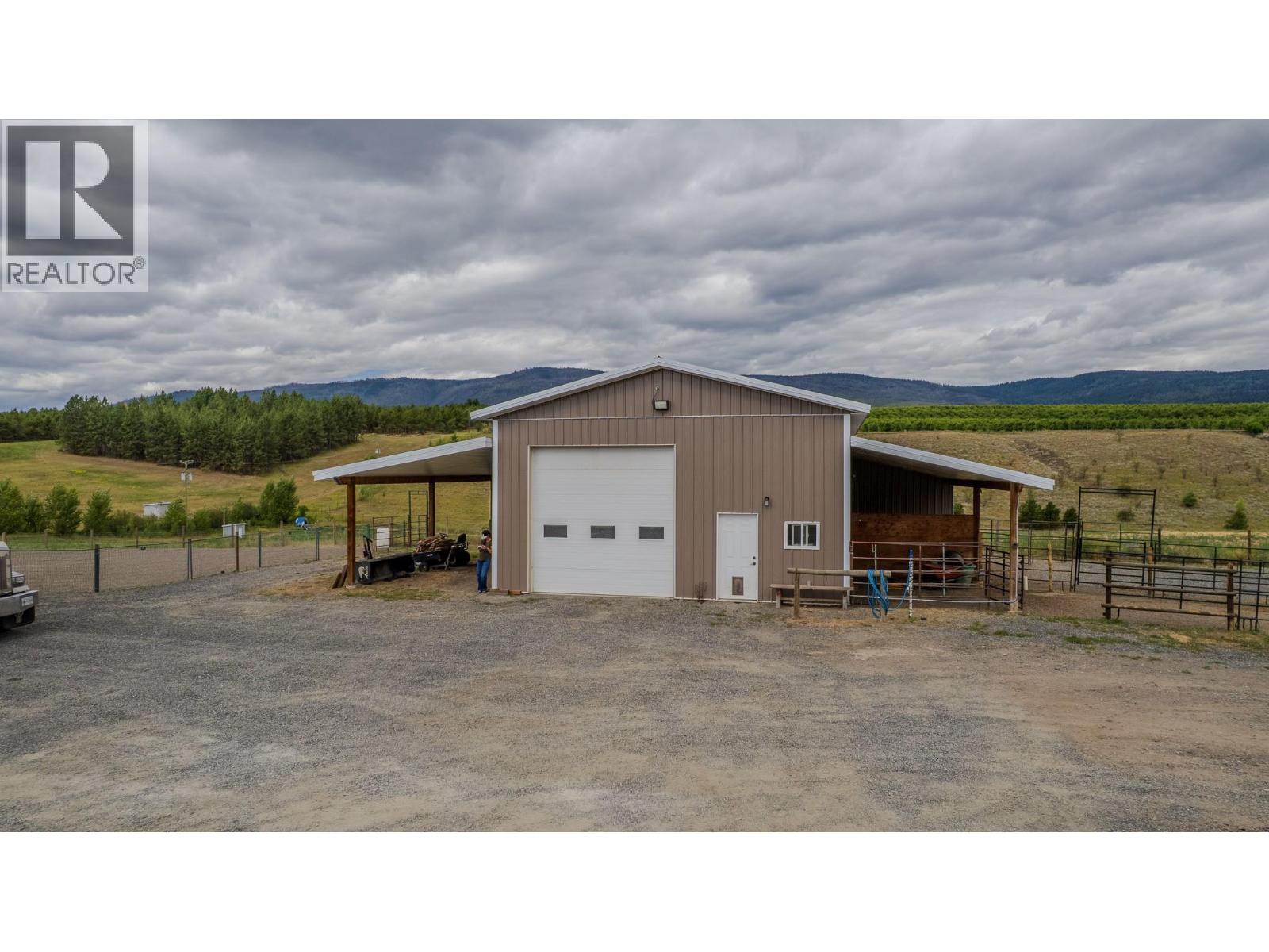  893 Evans Road, Spallumcheen