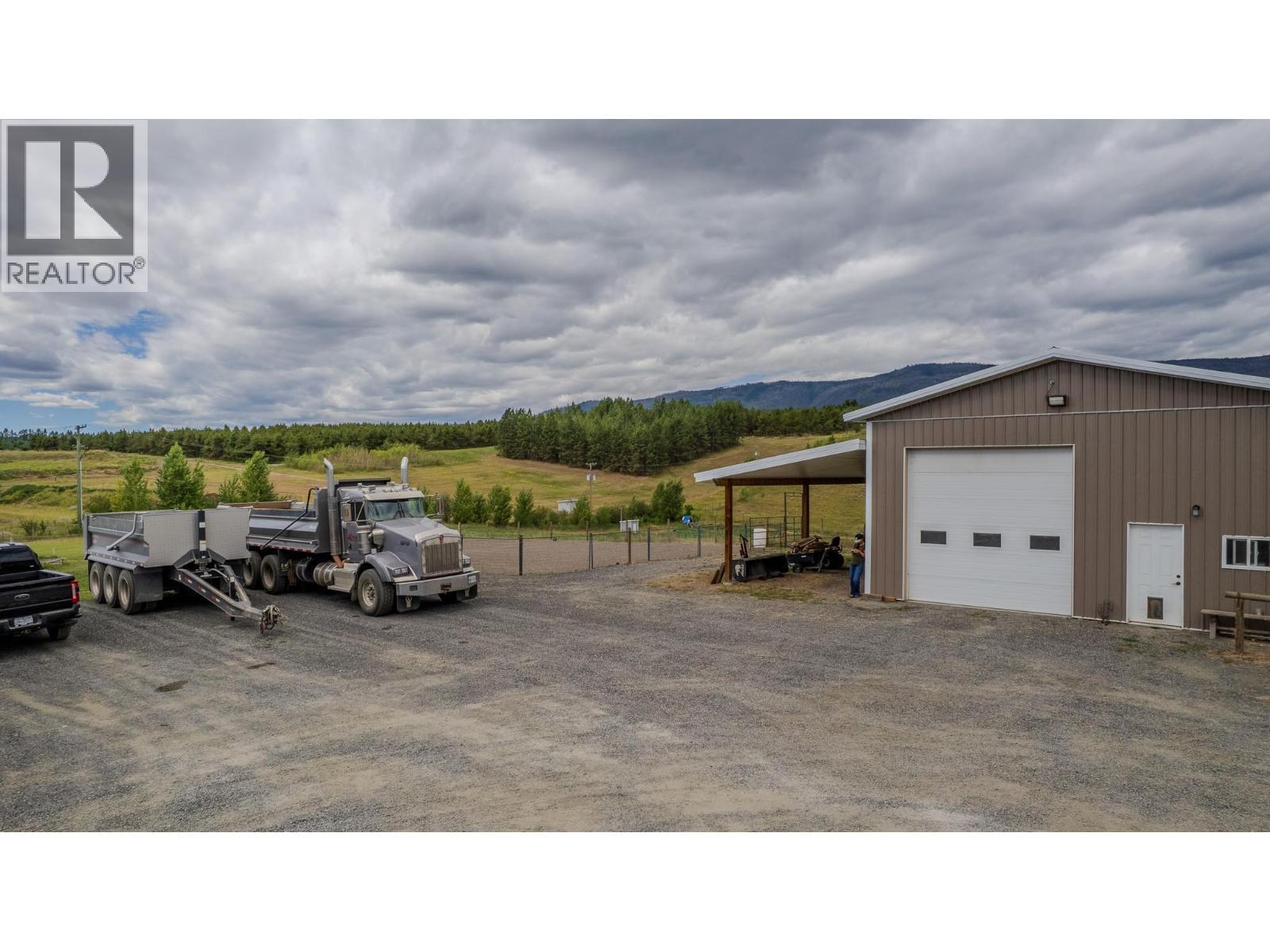  893 Evans Road, Spallumcheen