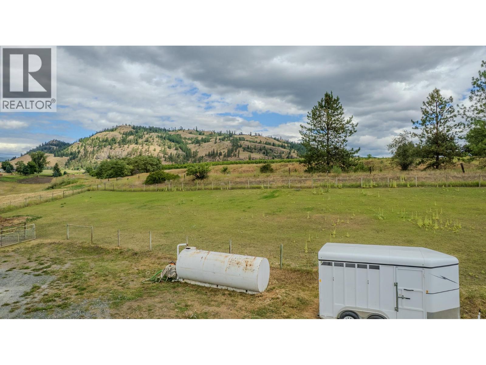  893 Evans Road, Spallumcheen