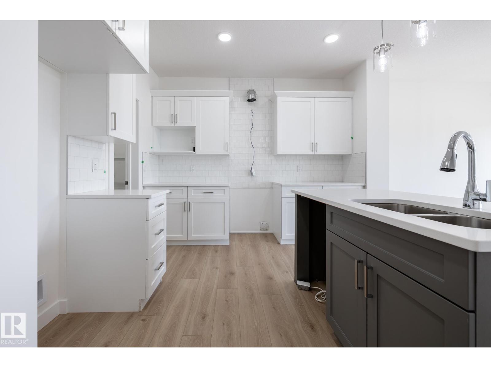 20837 15A AV NW - 12