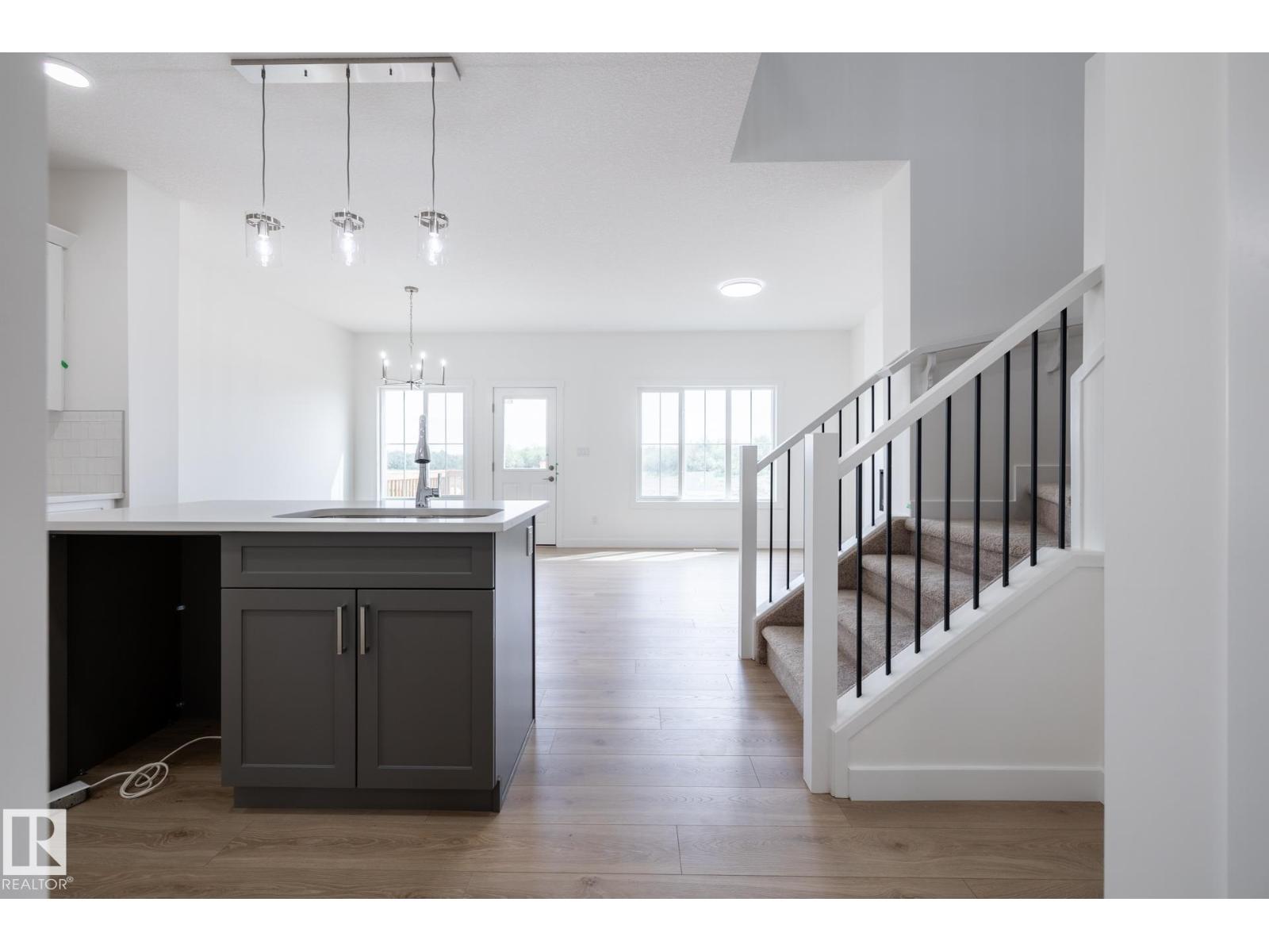 20837 15A AV NW - 10