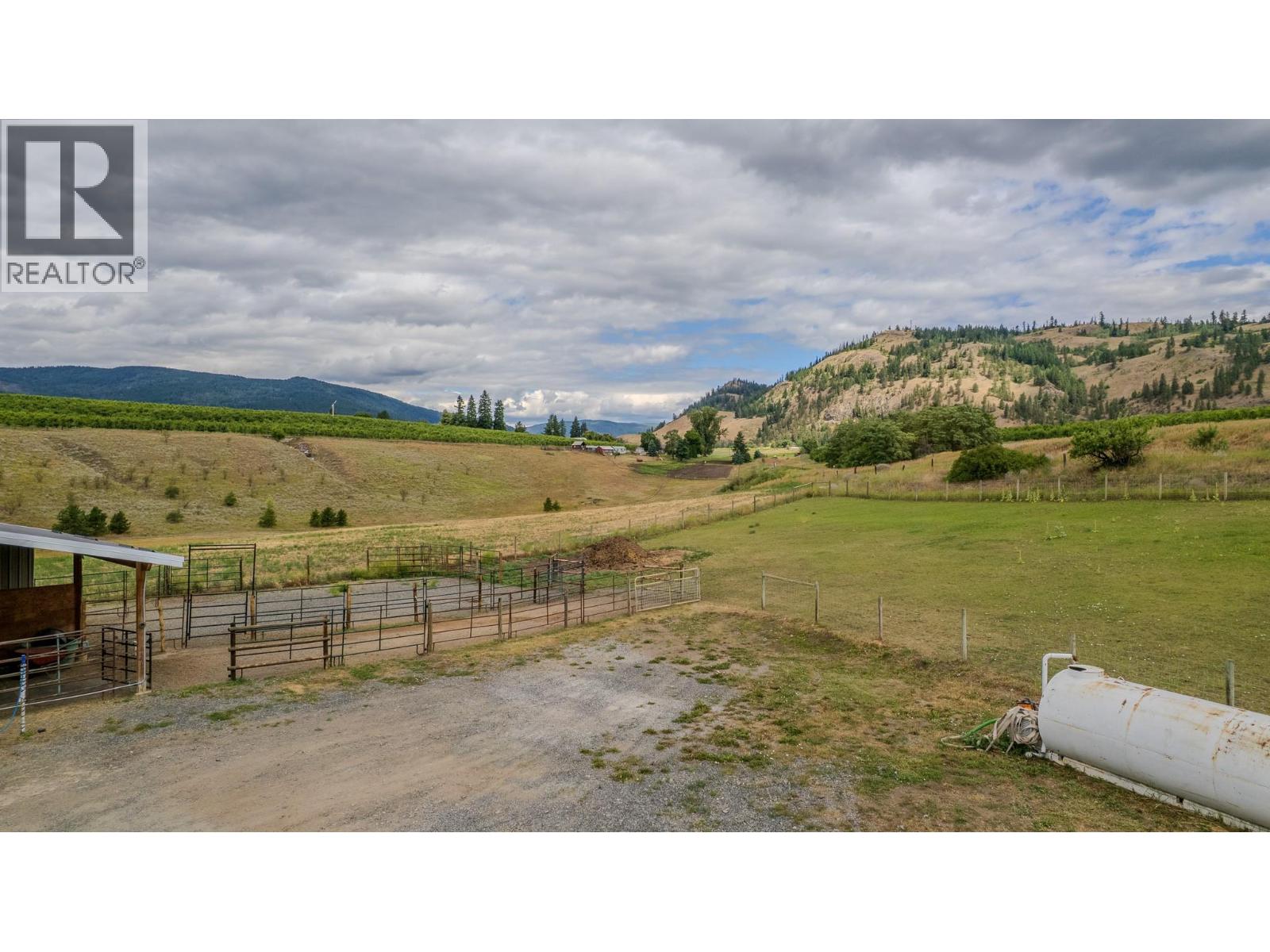 893 Evans Road, Spallumcheen
