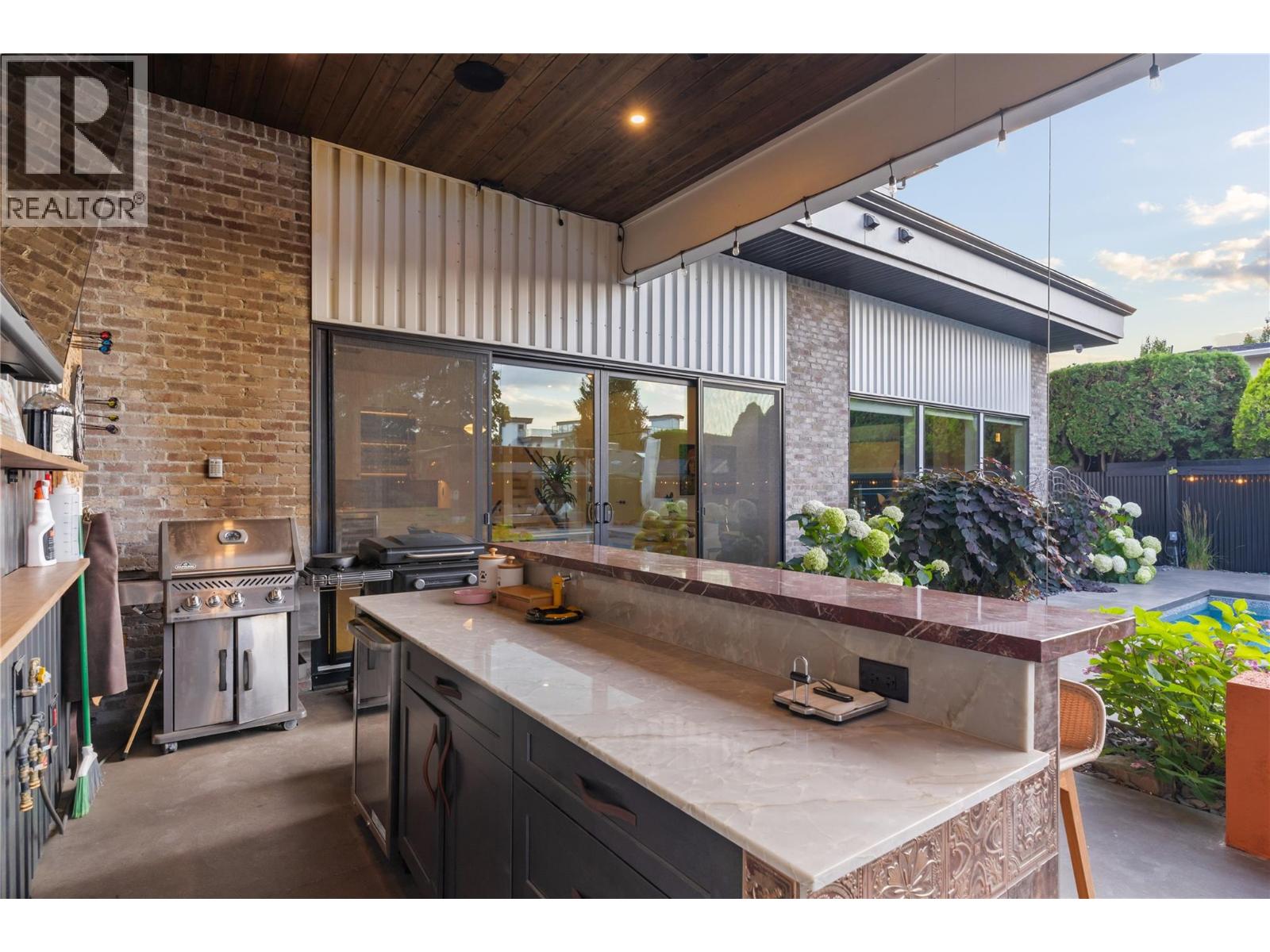 452 Knowles Road - 33