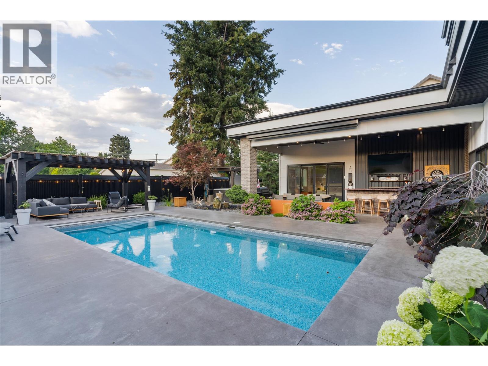 452 Knowles Road - 32