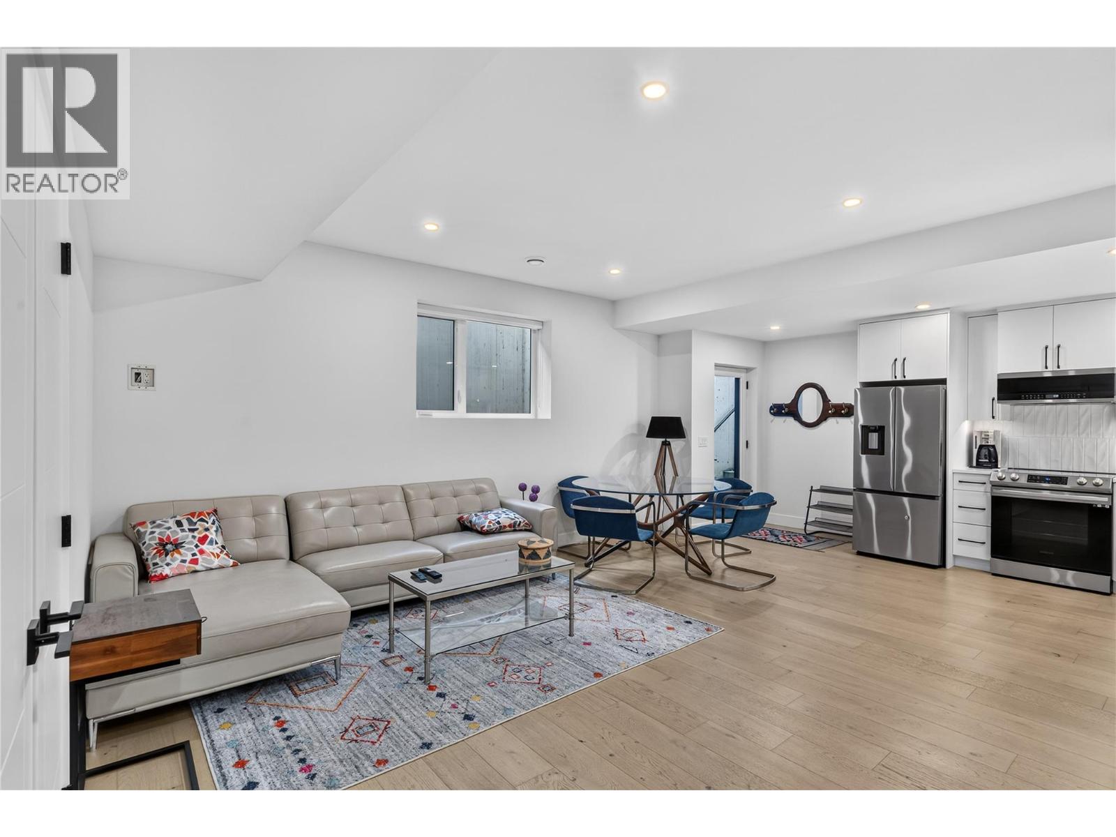452 Knowles Road - 66