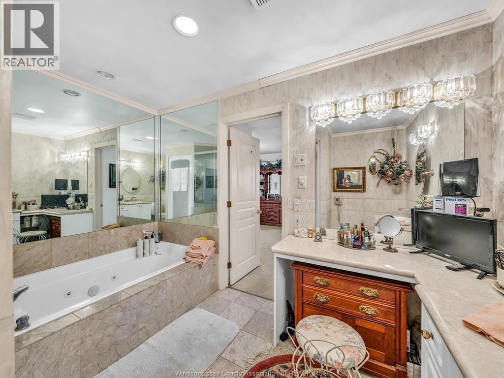 174 CRYSTAL HARBOUR - 24