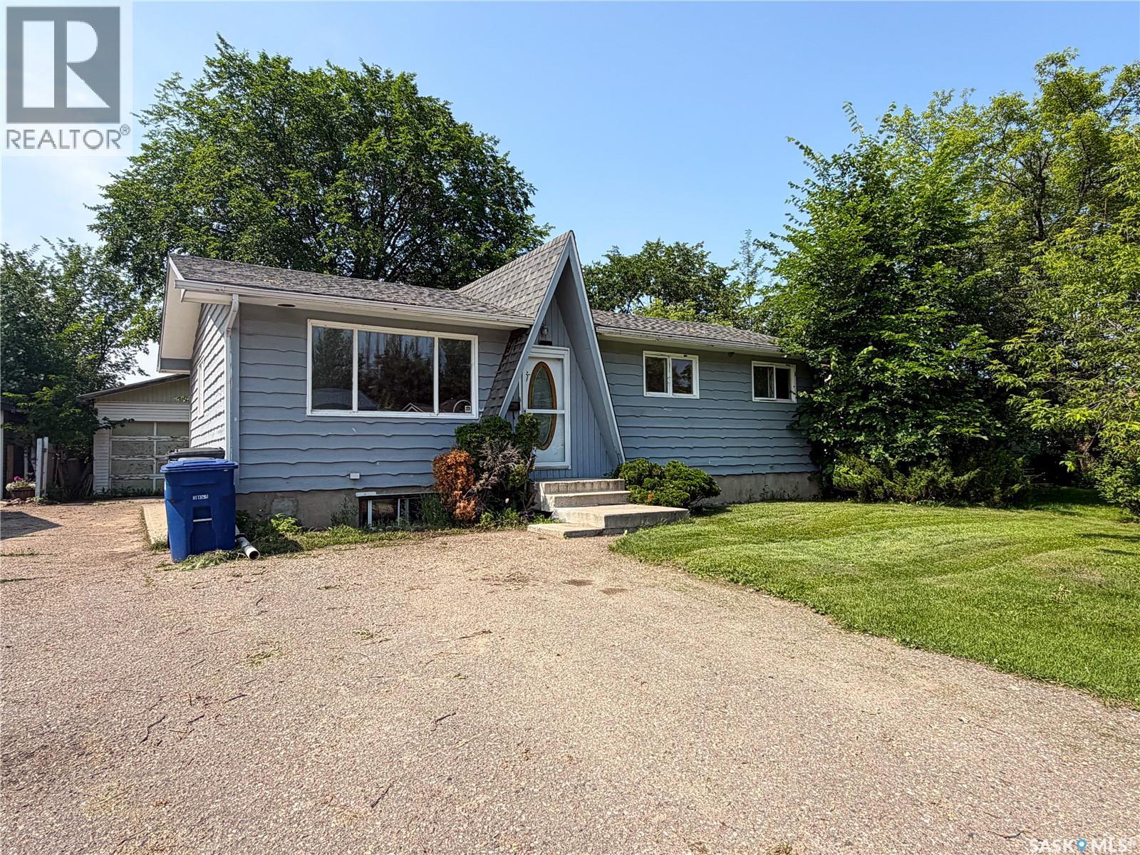 7 Dunfield CRESCENT - 1