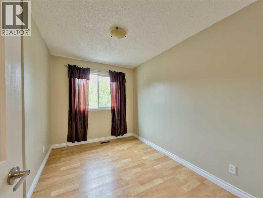13553 18 Avenue - 18