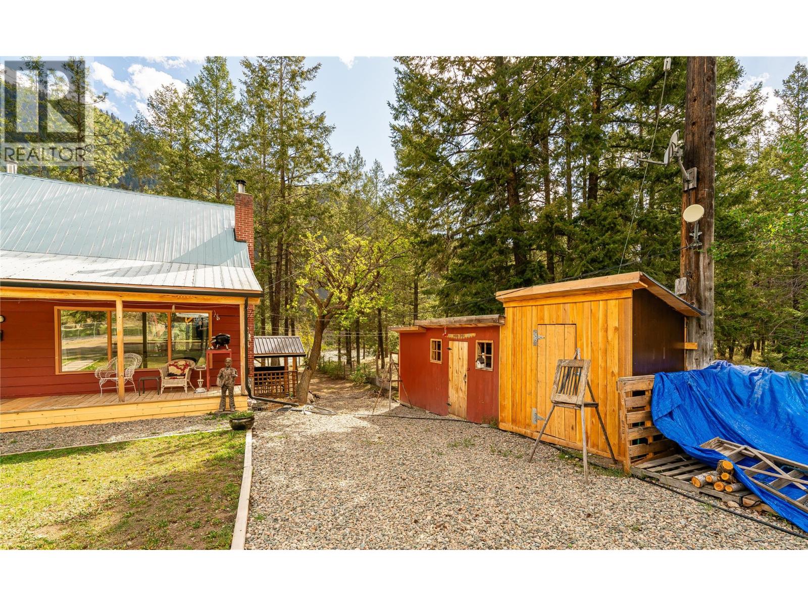 6257 Highway 3, Hedley
