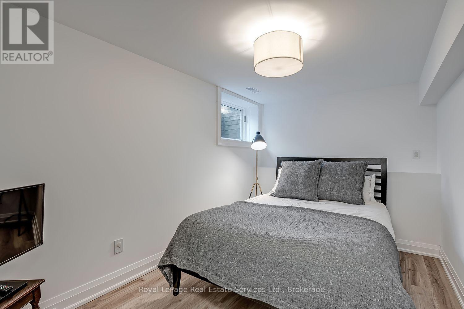 303 WATSON AVENUE - Image 32