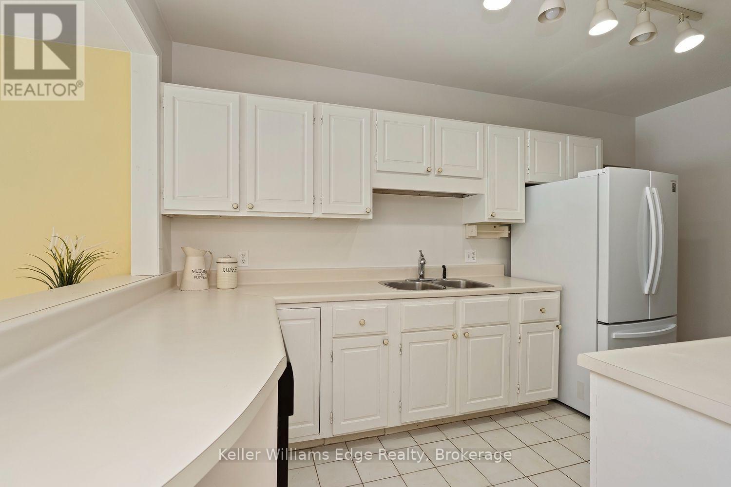 2057 HALTON PLACE - 15