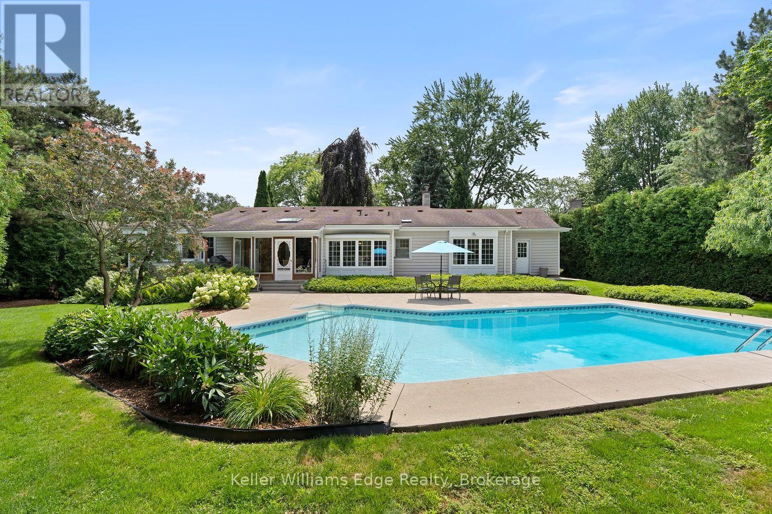 2057 HALTON PLACE - 41
