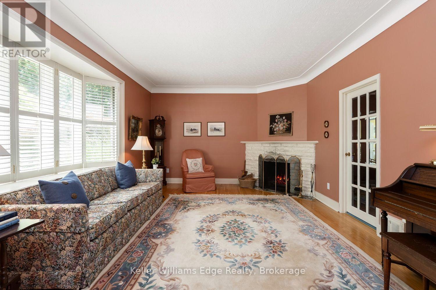 2057 HALTON PLACE - 7