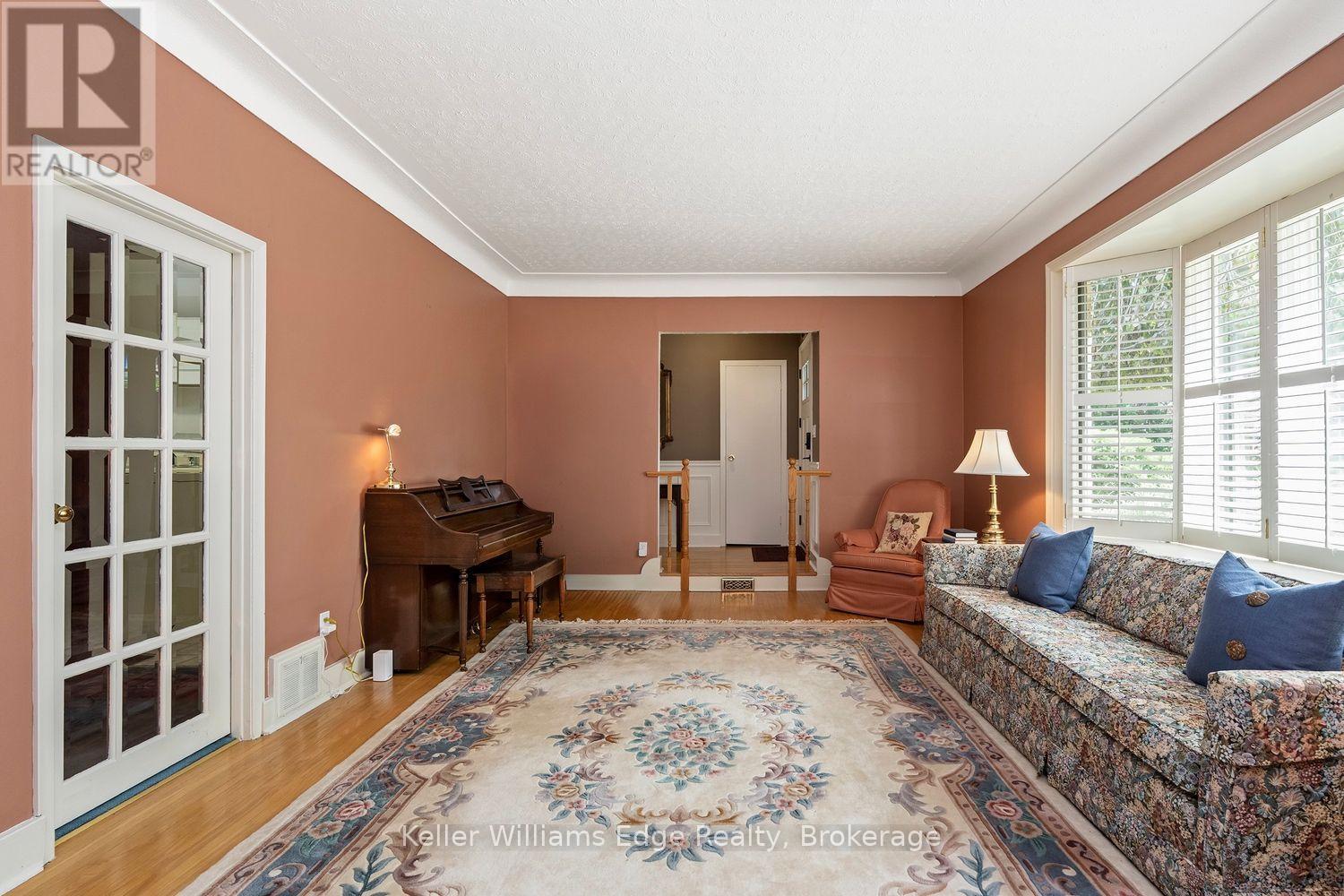 2057 HALTON PLACE - 8