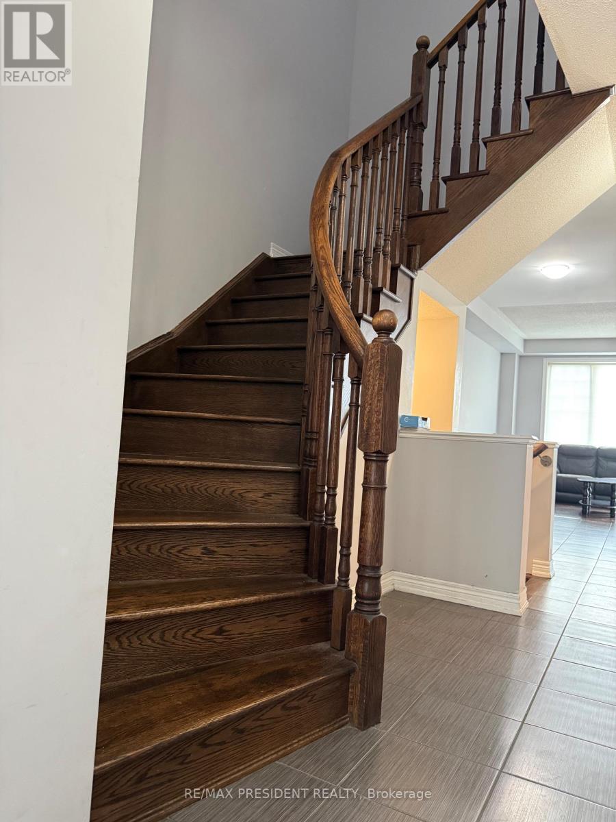 98 DAVENFIELD CIRCLE - 13