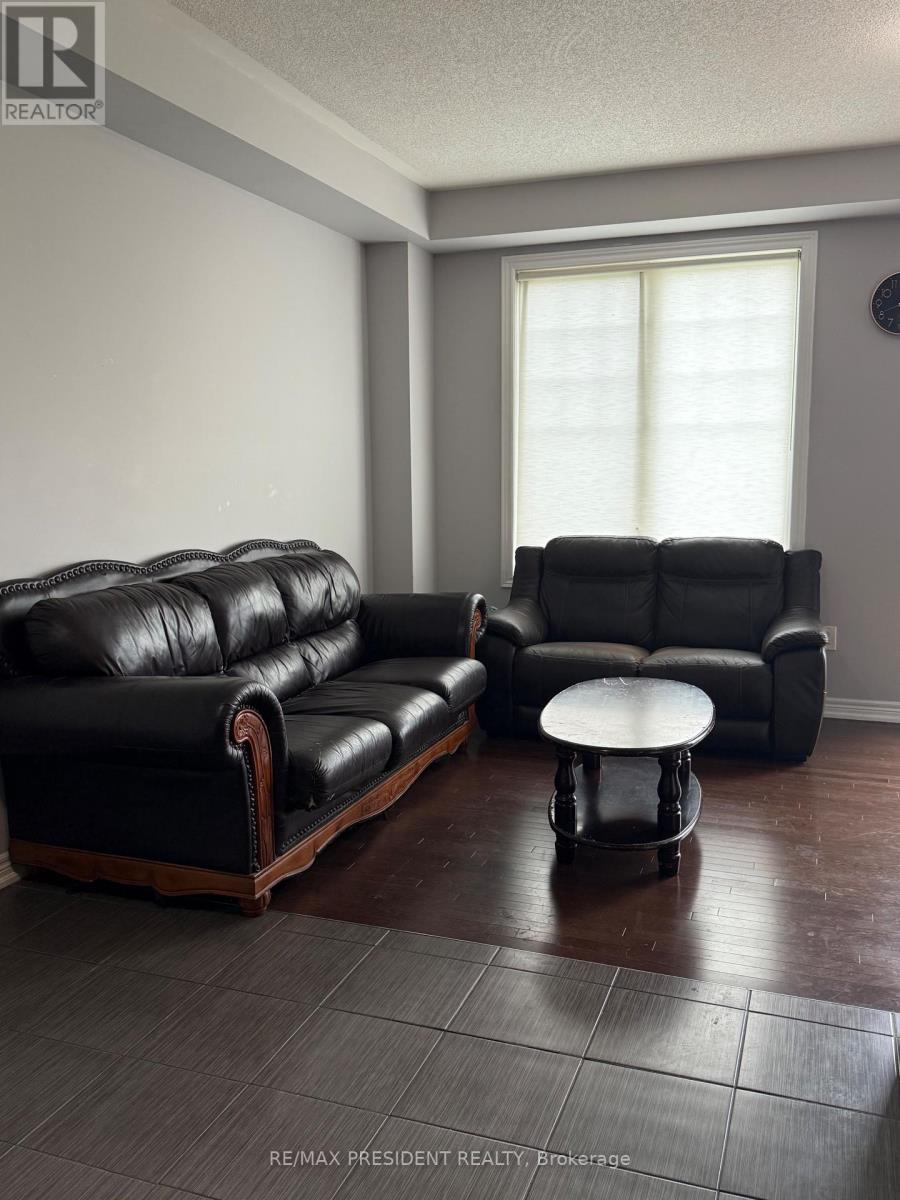 98 DAVENFIELD CIRCLE - 7