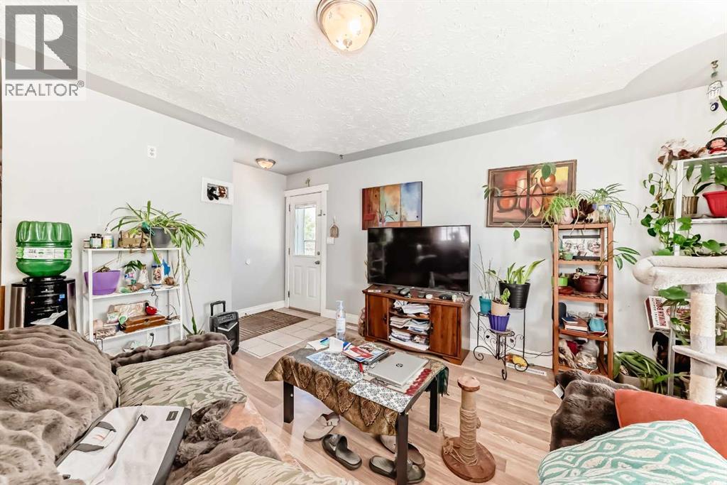 4004 7 Avenue SW - 15