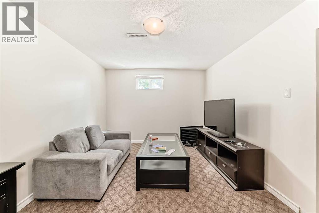 4004 7 Avenue SW - 26
