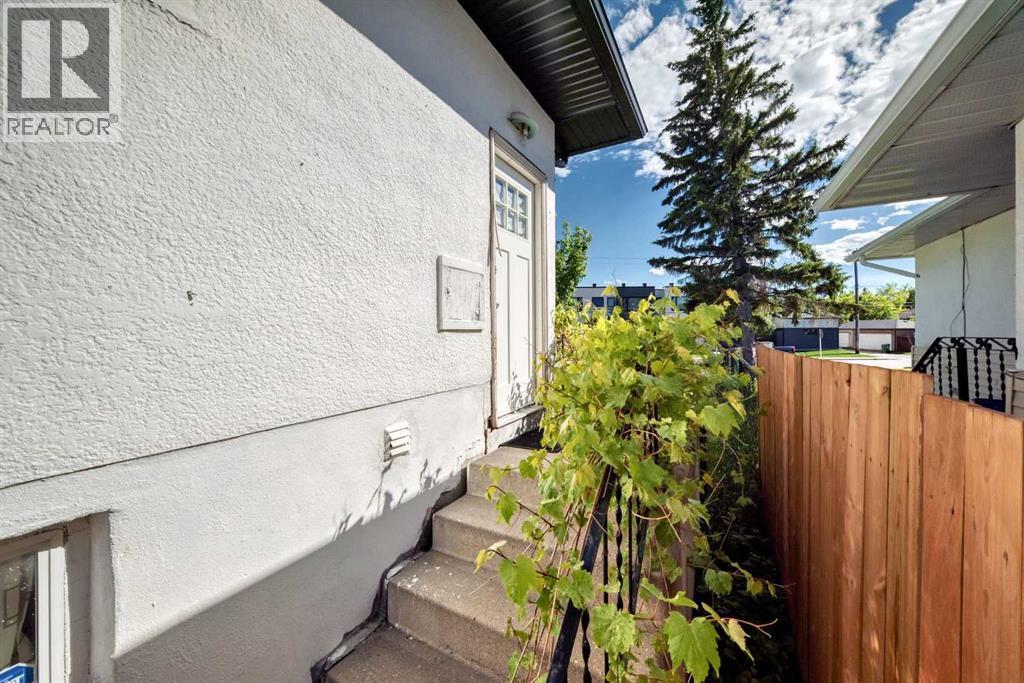 4004 7 Avenue SW - 45