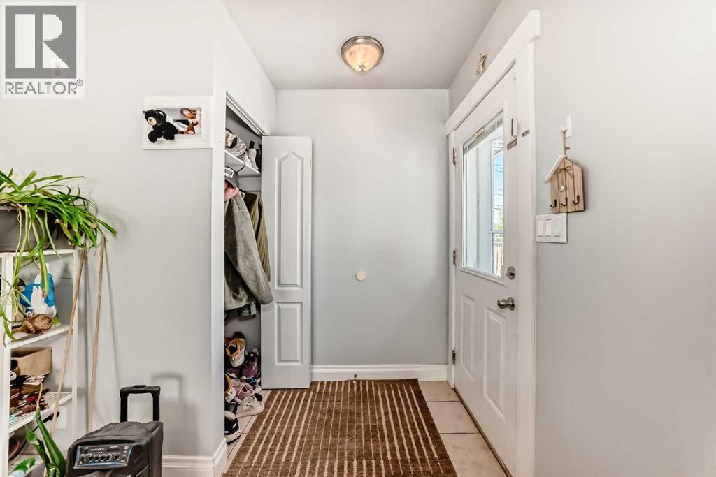 4004 7 Avenue SW - 6