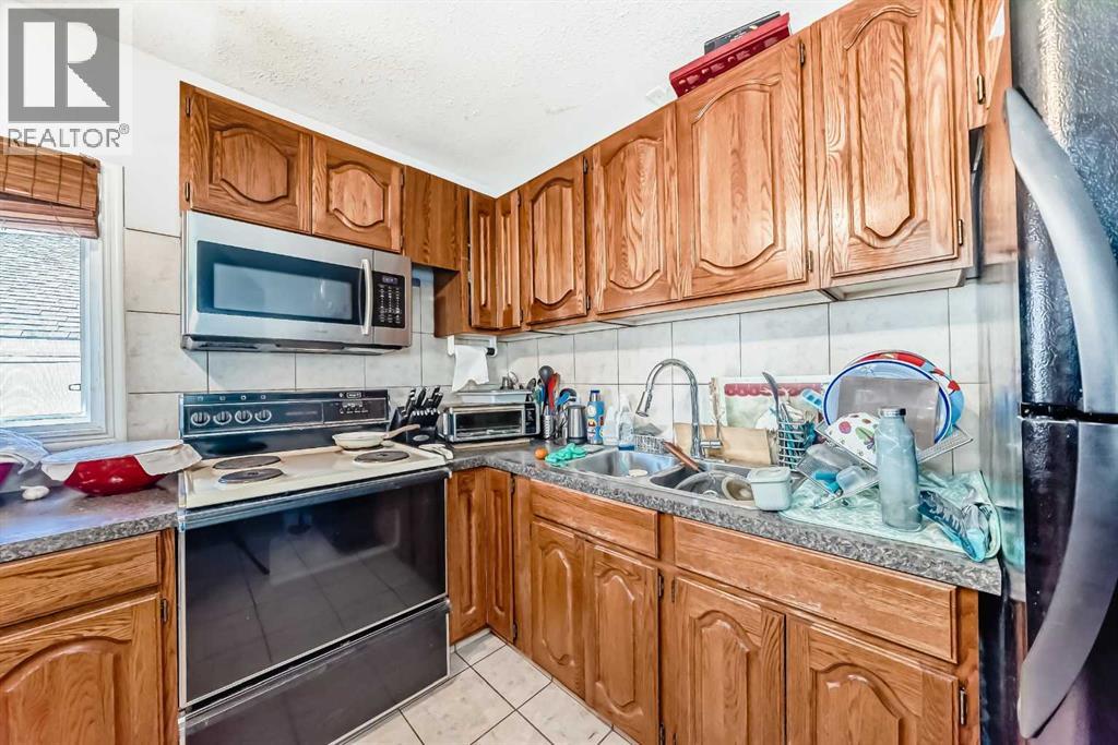 4004 7 Avenue SW - 9