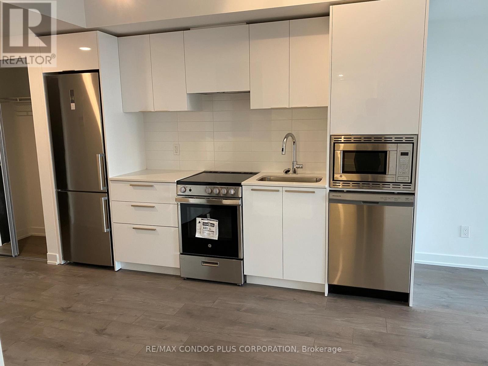 #1706 18 MAITLAND TERRACE - 4