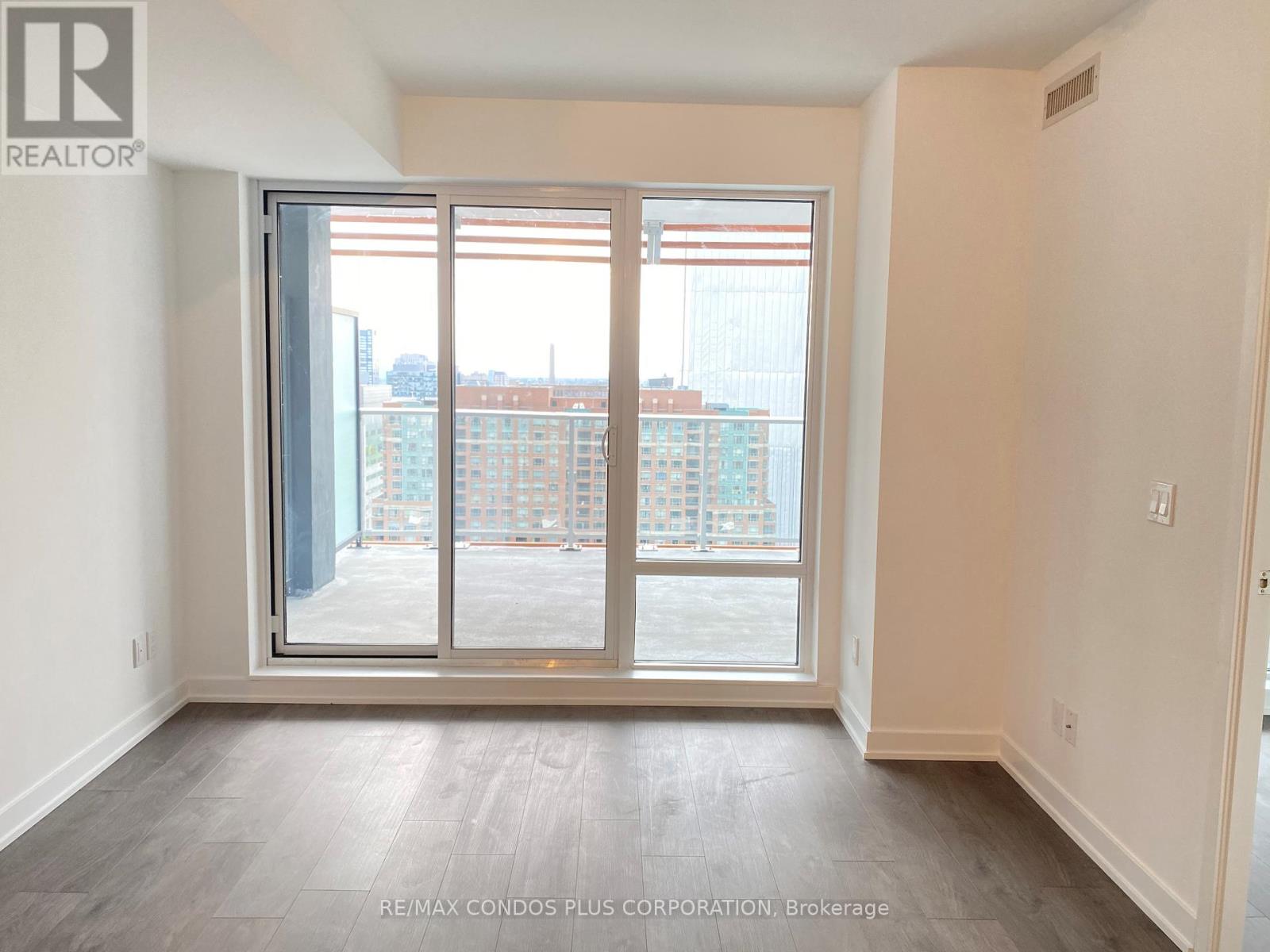 #1706 18 MAITLAND TERRACE - 6