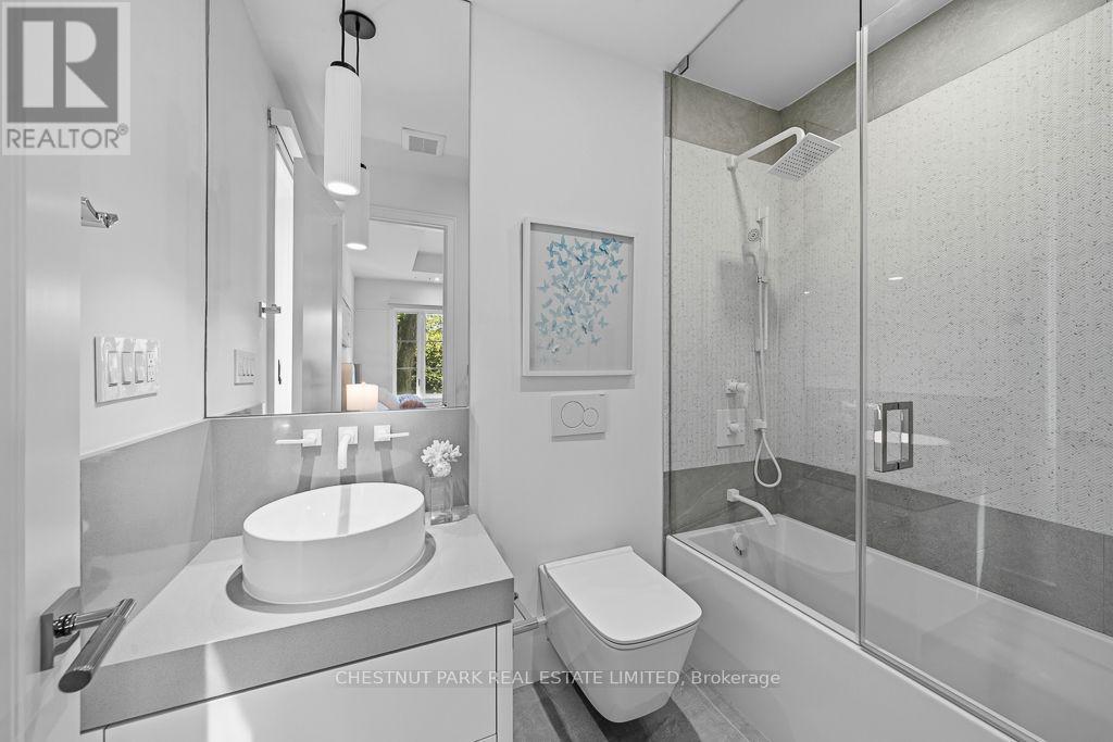 258 CORTLEIGH BOULEVARD - Image 19