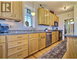 3pc Ensuite bath - 81 Doucet-aucoin Road, Cap Le Moine, NS B0E3A0 Photo 12
