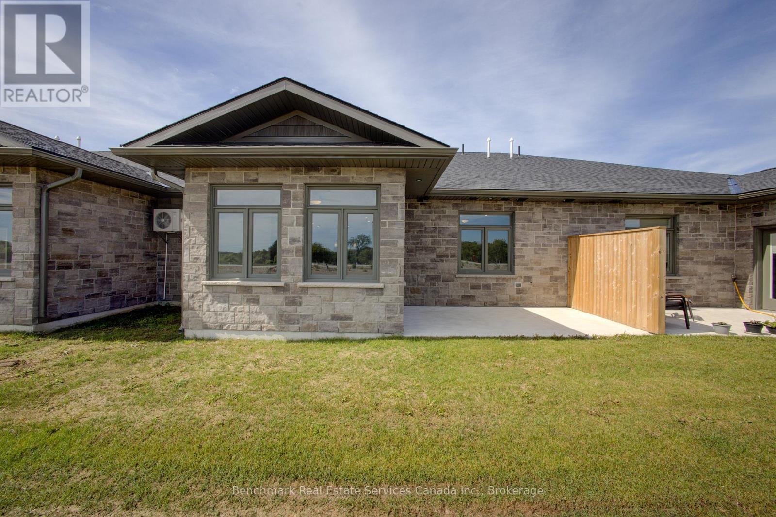 57 CAVALIER CRESCENT - 37