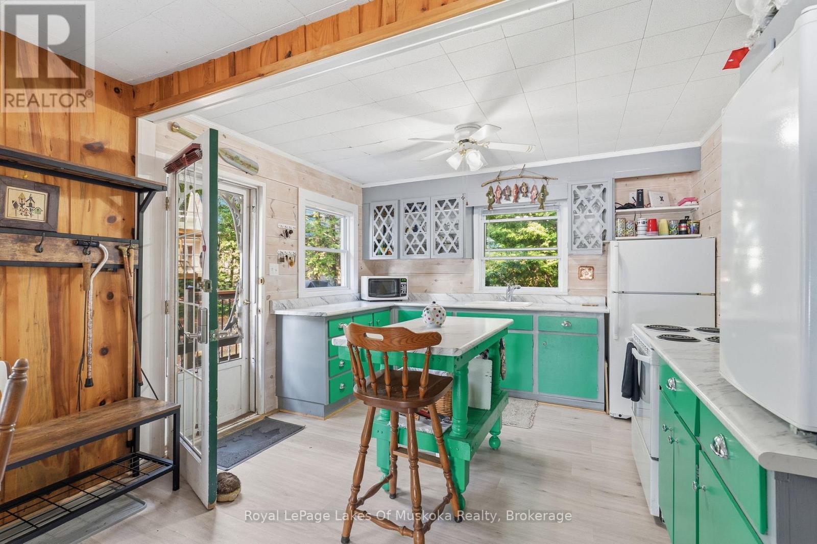 1015 GOODLIFE LANE - 21