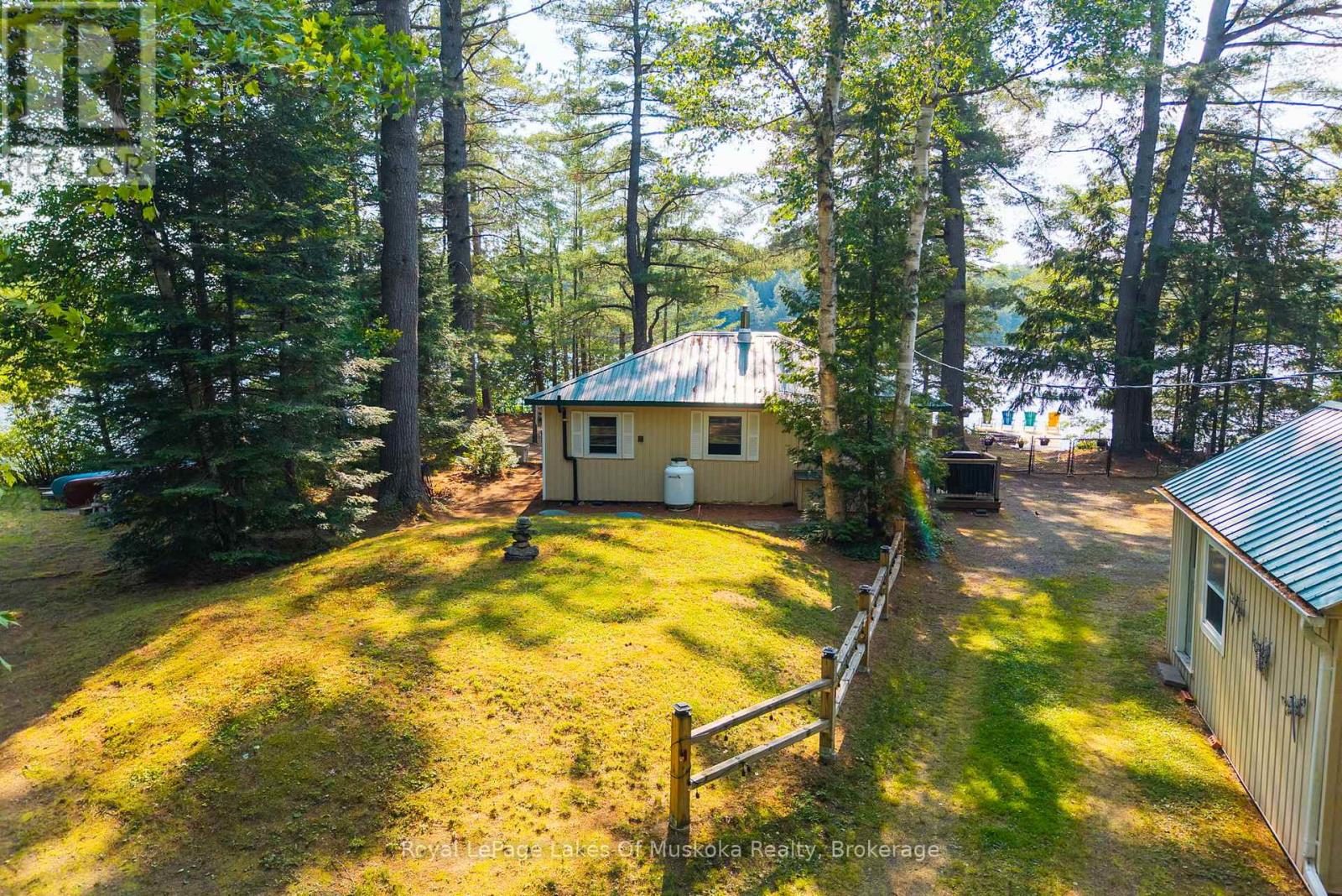 1015 GOODLIFE LANE - 37