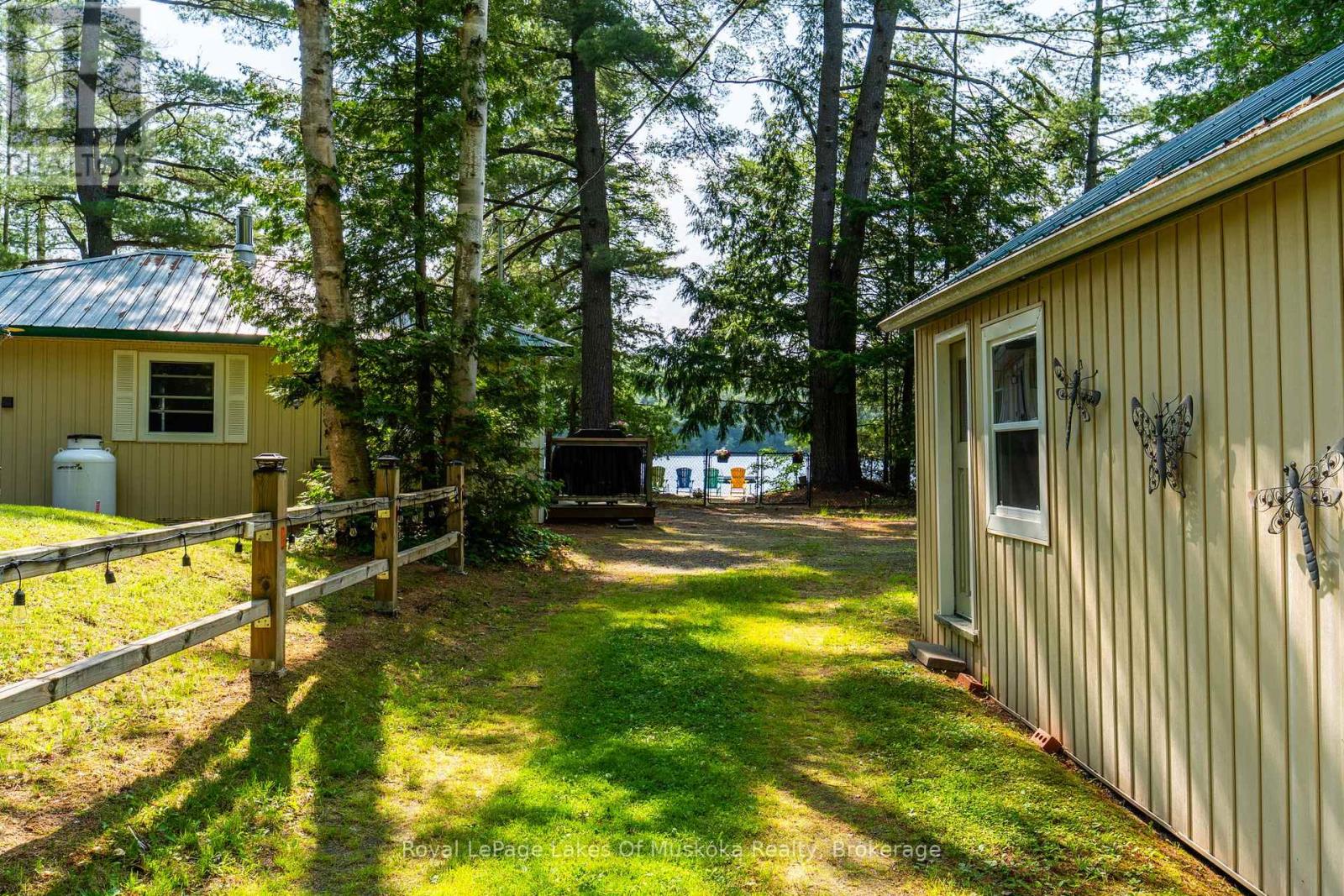 1015 GOODLIFE LANE - 38