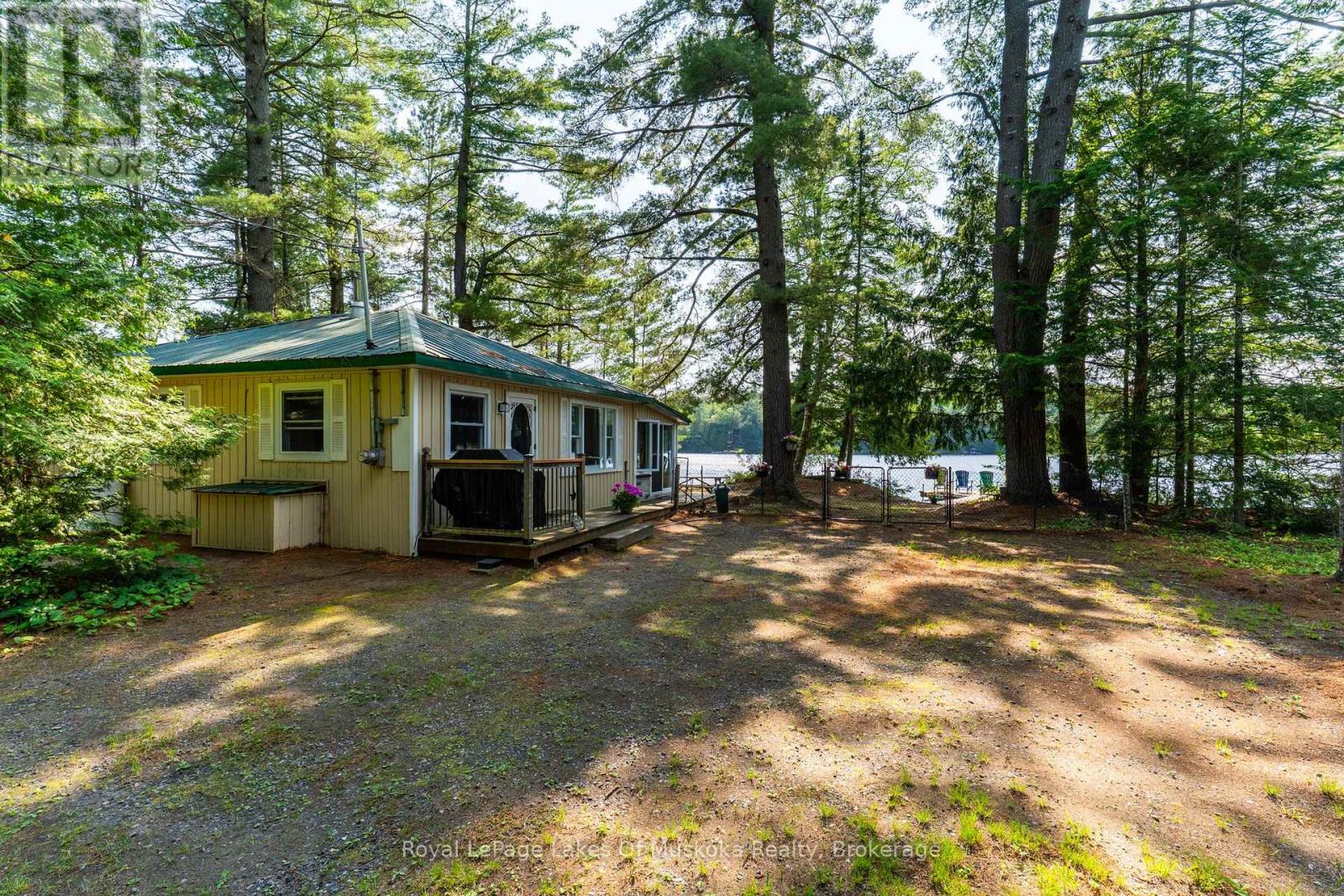 1015 GOODLIFE LANE - 44