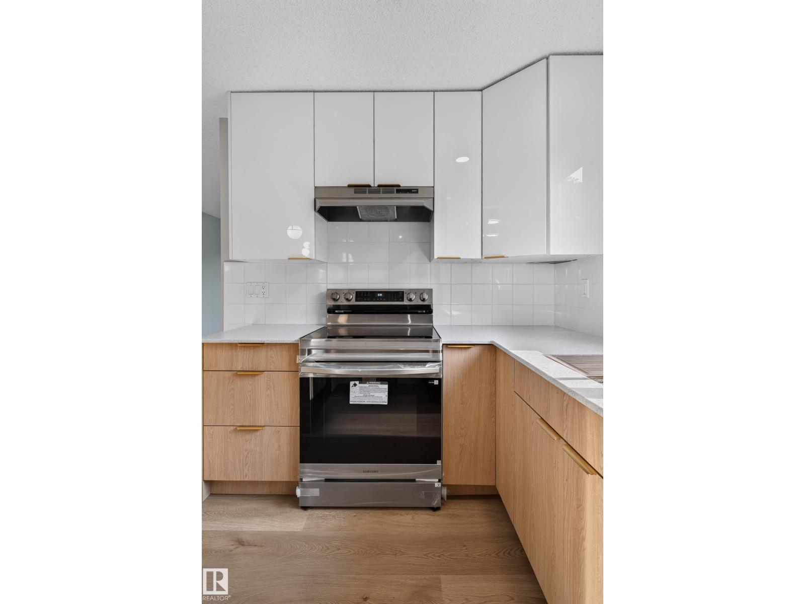 33 Brookside AV - 31
