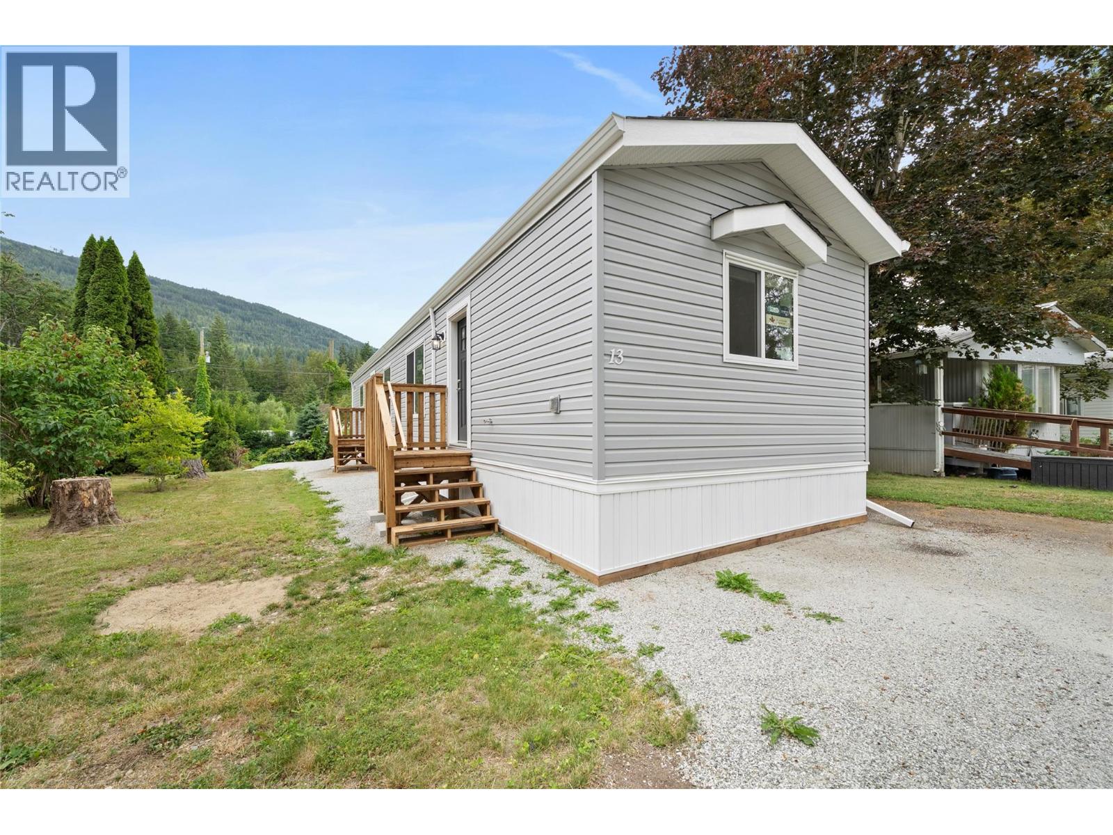 #13 5161 63 Avenue NE - 1