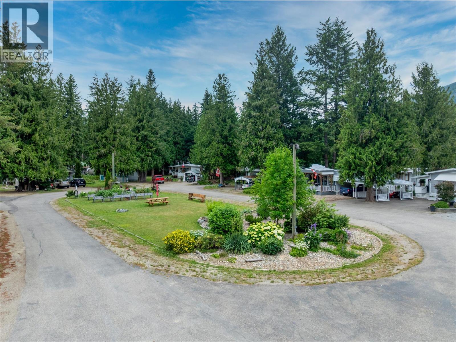 #13 5161 63 Avenue NE - 37