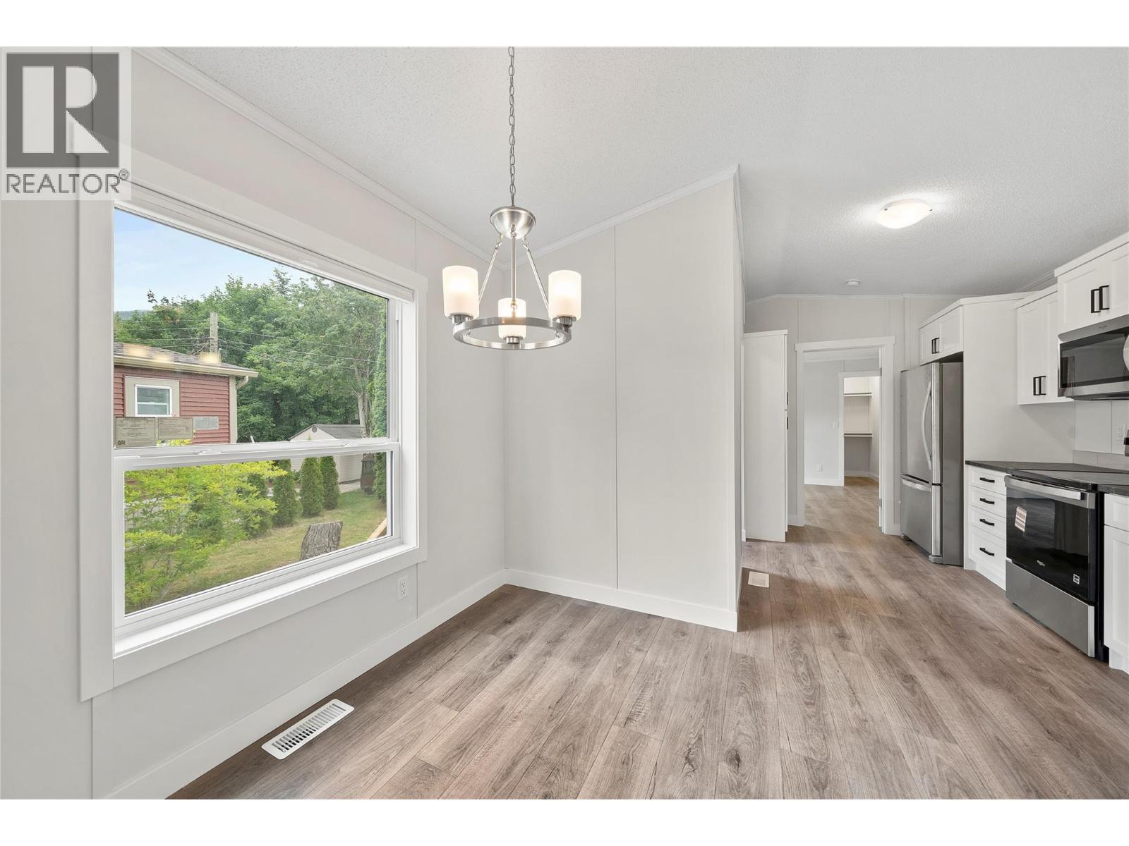 #13 5161 63 Avenue NE - 17