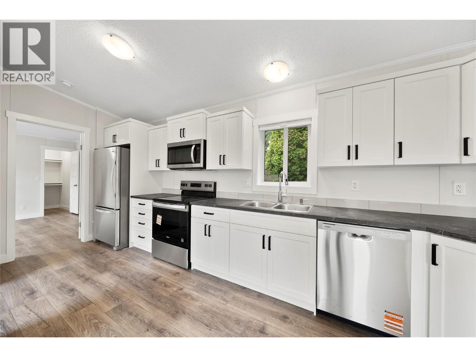 #13 5161 63 Avenue NE - 16