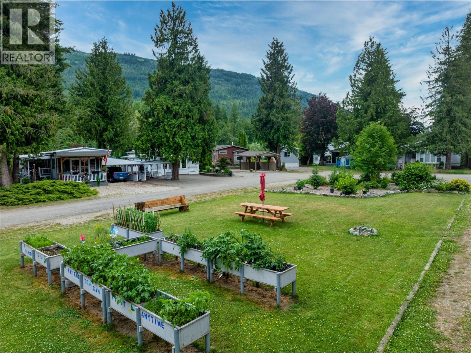 #13 5161 63 Avenue NE - 35