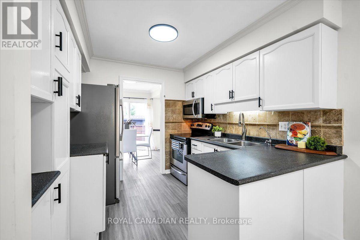 72 SHORT CRESCENT - 19