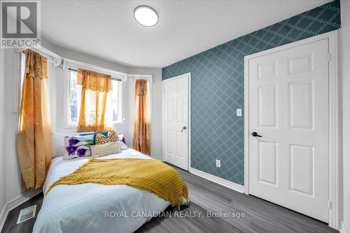 72 SHORT CRESCENT - 31