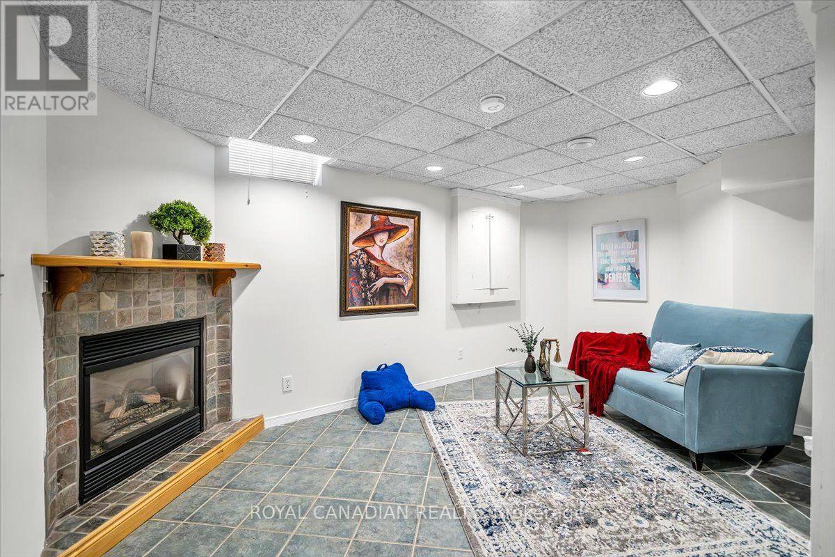 72 SHORT CRESCENT - Image 36